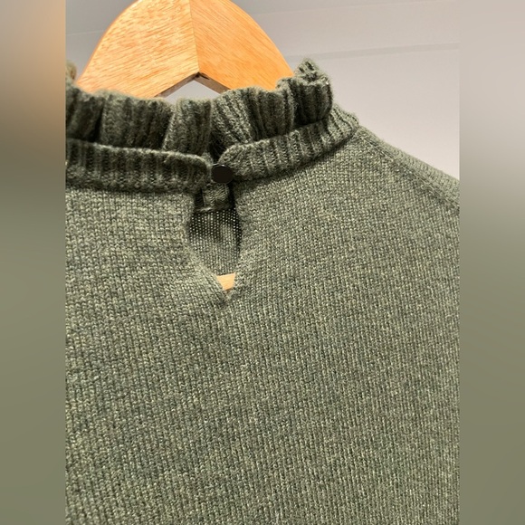 J. Crew Wool Blend Ruffle Trim Mock Neck Heather Frosted Olive Sweater XS - Picture 6 of 8